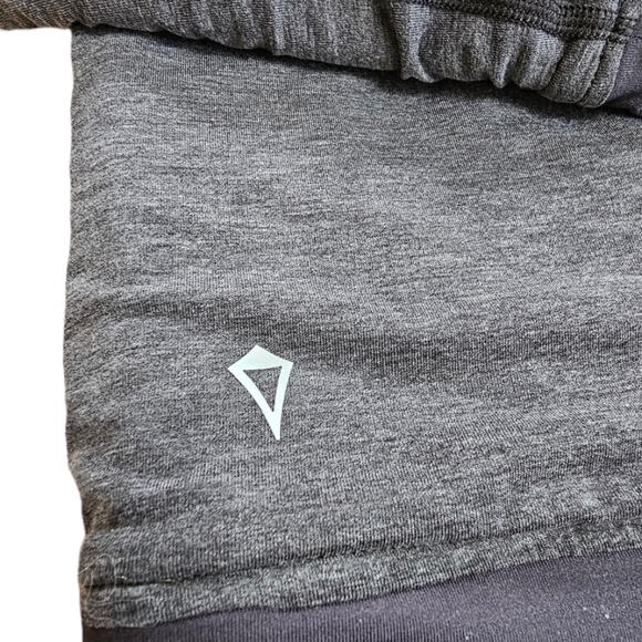 IVIVVA LULULEMON WHEREVER YOU GO QUILTED REVERSIBLE BLACK CREW SWEATSHIRT sz 14 - Picture 10 of 12